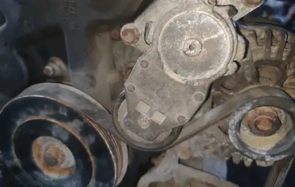 Citroen C3 Generator/alternator belt tensioner