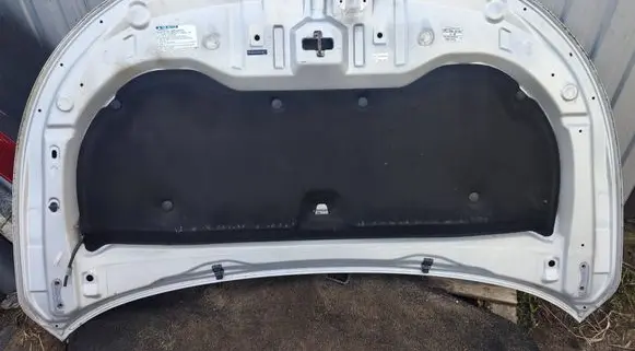 Toyota Avensis T270 Engine bonnet/hood sound/heat insulation 