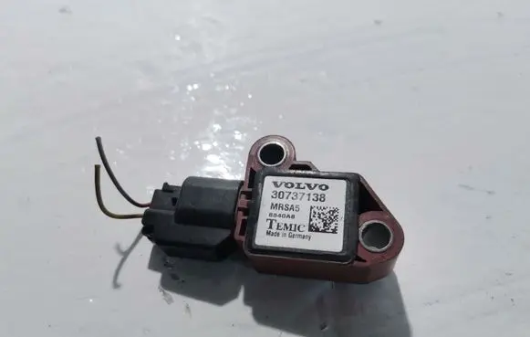 Volvo S40 Airbag deployment crash/impact sensor 30737138