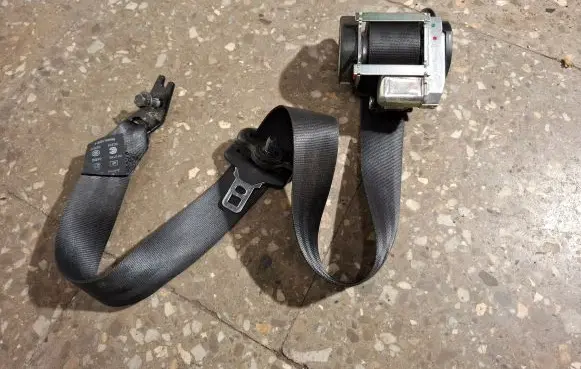 Volvo V60 Rear seatbelt 39823323 616159000