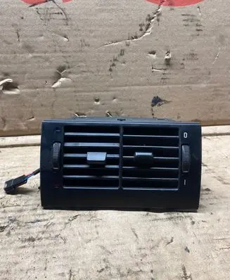 BMW 5 E39 Rear air vent grill 8376150