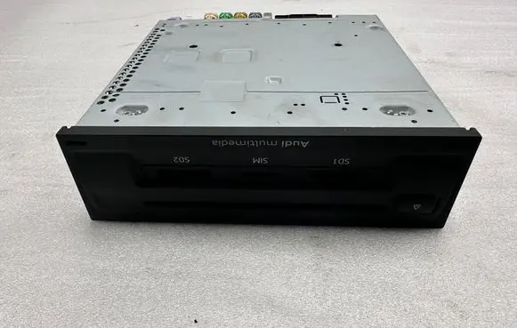 Audi Q7 4M Radio/CD/DVD/GPS head unit 4M0035880C 4M0035880
