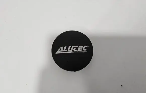 BMW 4 F36 Gran coupe Non-original wheel cap 