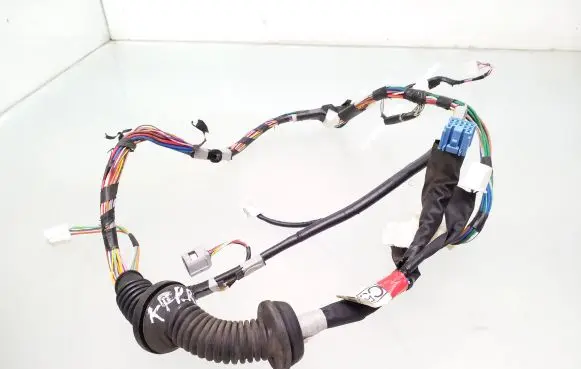 Toyota Auris 150 Front door wiring loom 8215202C50 8215202C50F