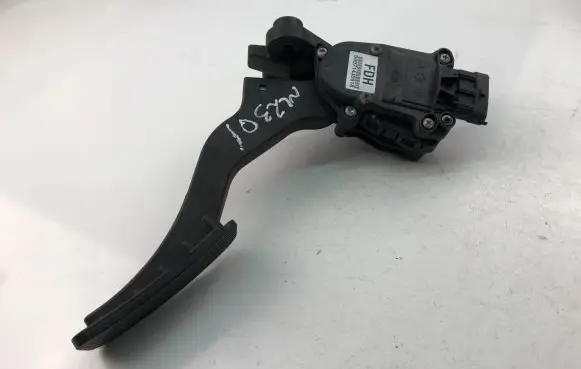 KIA Ceed Accelerator throttle pedal bracket G920033150