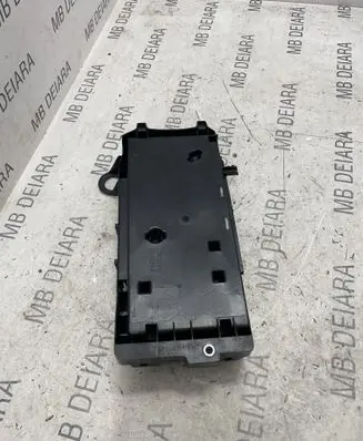 Mercedes-Benz E W213 Fuse box cover A2135400200