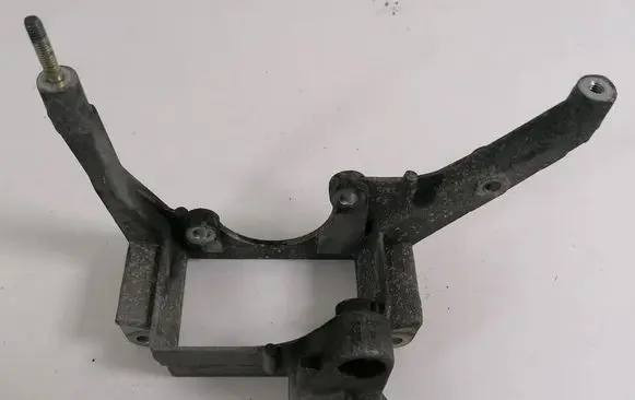Audi A4 S4 B6 8E 8H Engine mounting bracket
