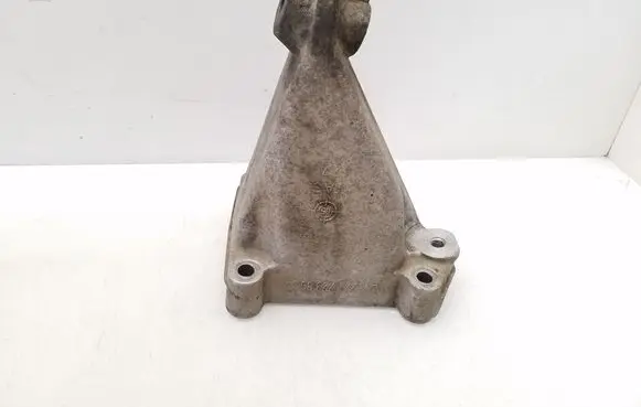 Mercedes-Benz E W211 Engine mounting bracket A2712230904