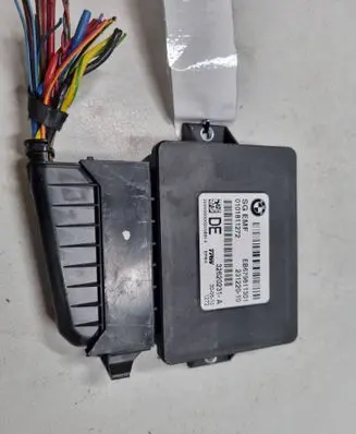 BMW 5 F10 F11 Hand brake control module 23122010