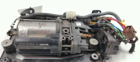 Audi A8 S8 D5 Air suspension compressor/pump 4N0616005C