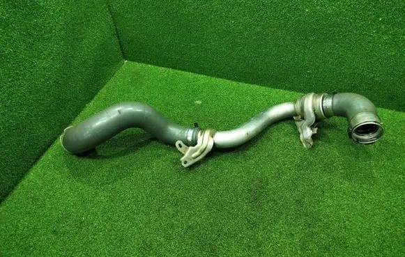 Opel Vivaro Intercooler hose/pipe 144603145R 93451667