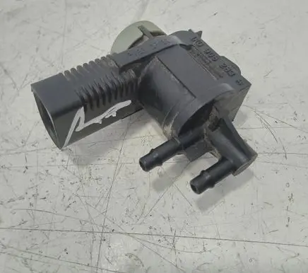 Volkswagen Caddy Fuel pressure regulator 1K0906283A