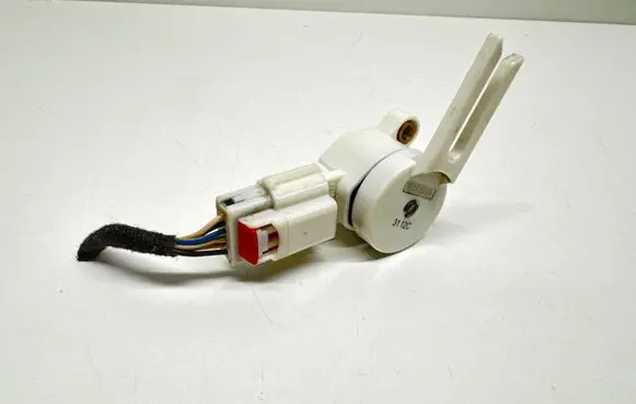 Opel Astra J Brake pedal sensor switch 13583370 3112C