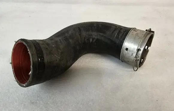Volvo S60 Intercooler hose/pipe 31657751