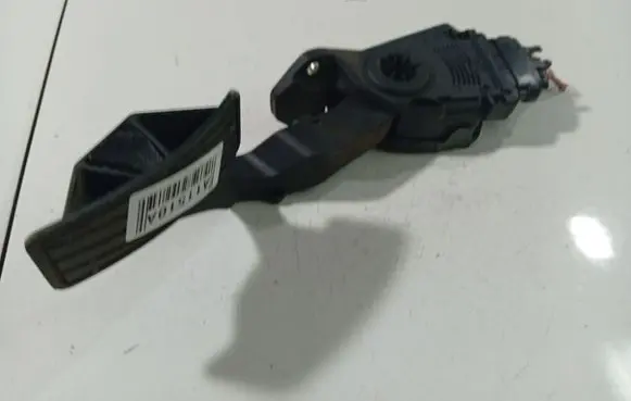Fiat Sedici Accelerator throttle pedal 4940079J90