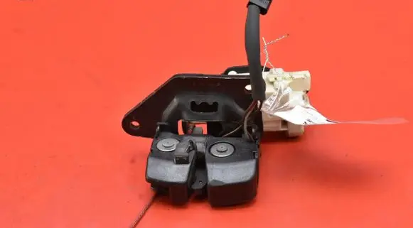 Alfa Romeo GTV Tailgate/trunk/boot lock/catch/latch ALFAROMEO