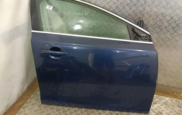 Volvo V40 Front door