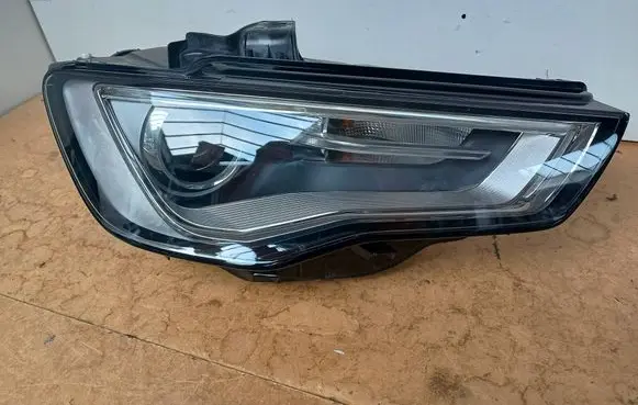 Audi A3 S3 8V Headlight/headlamp 8V0941006
