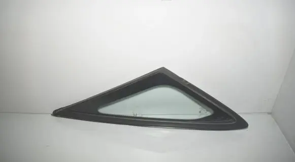 BMW 2 F46 Front door vent window glass four-door 7375181 51377375181