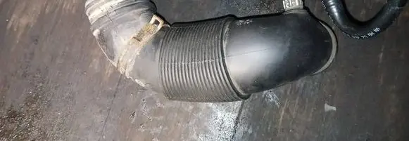 Volkswagen Fox Air intake hose/pipe 6Y0129684B