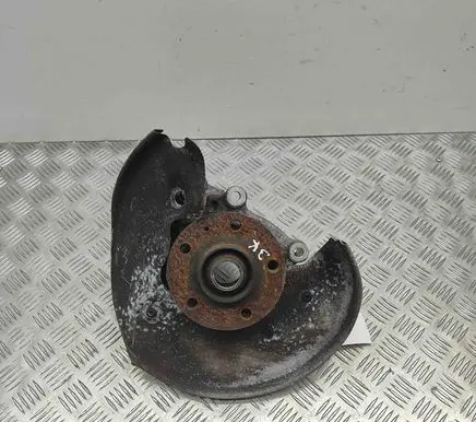 Rear wheel hub