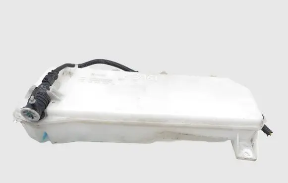 Citroen Dispatch III Windshield washer fluid reservoir/tank 9809803680 A2C96222700 A2C96223200