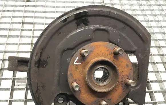 Nissan Qashqai Front wheel hub spindle knuckle