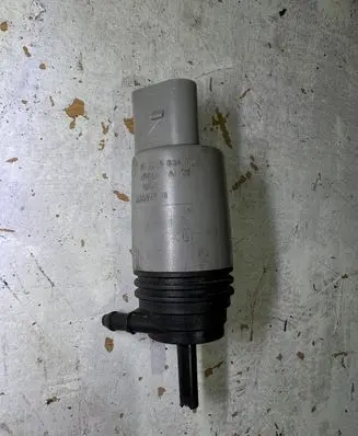 BMW 1 E81 E87 Windscreen/windshield washer pump 6934159