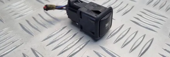 Volkswagen Bora Fuel tank opening switch 3B0959833A