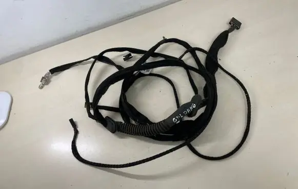 Opel Vivaro Tailgate/trunk wiring harness 82003647103 820036471 93853075