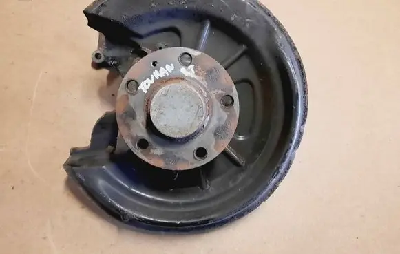 Volkswagen Touran I Rear wheel hub spindle/knuckle 