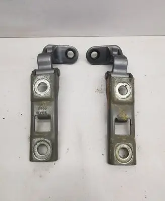 Chrysler Pacifica Tailgate/trunk/boot hinge 68229150