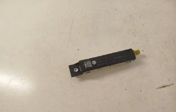 Volkswagen PASSAT B8 Aerial antenna amplifier 3G5035577