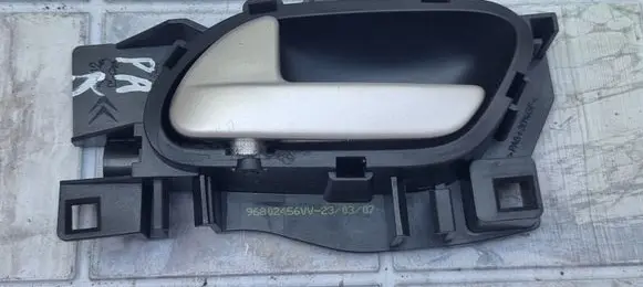 Peugeot 207 CC Front door interior handle 96802456VV