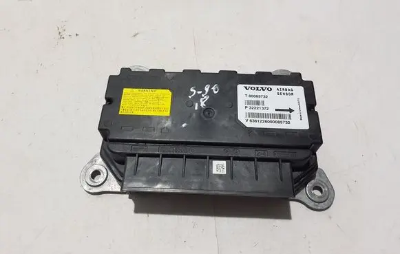 Volvo S90, V90 Airbag control unit/module 32221372