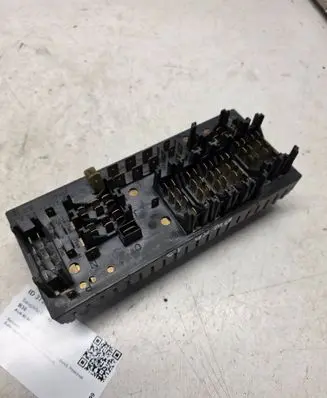 Audi 80 90 B3 Fuse module 443941822A