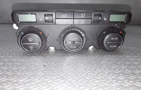 Volkswagen PASSAT B6 Climate control unit 74677532
