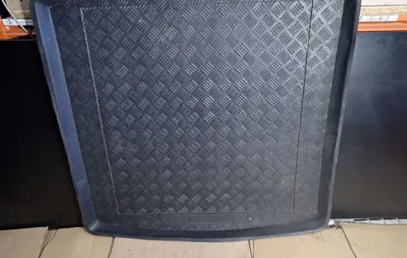 Volkswagen Golf IV Rubber trunk/boot mat liner