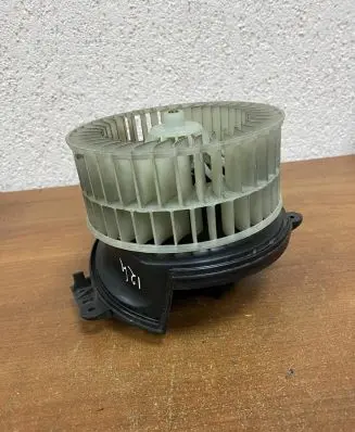 Mercedes-Benz E W124 Air conditioning (A/C) fan (condenser) TG26 E889