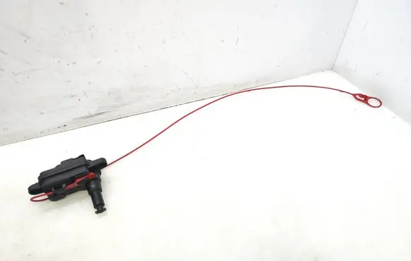 Audi A3 S3 8V Fuel tank cap lock motor 8V0862153A 110415053317