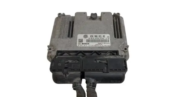 Volkswagen Touran I Engine control unit/module 03G906021ND 03G906021AB 0281015172