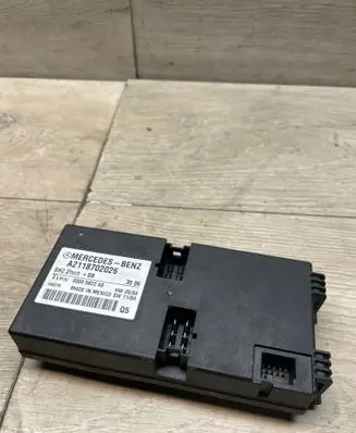 Mercedes-Benz CLS C219 Seat control module A2118702026 196376 00005822A9