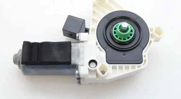 Mercedes-Benz CLA C117 X117 W117 Front door window regulator motor 