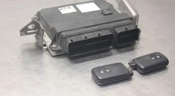 Toyota Prius+ (ZVW40) Engine control unit/module 2756004110 8966147620