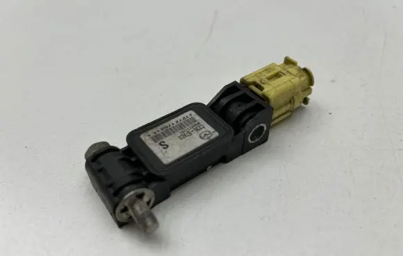 Mazda 3 I Airbag deployment crash/impact sensor C23657KC0