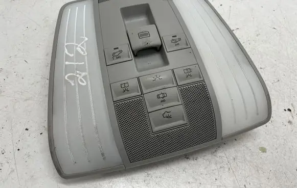 Mercedes-Benz E W212 Front seat light A2129009012 A2129017105 A2129029203