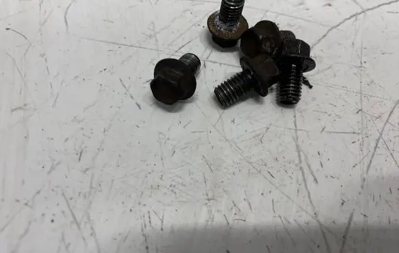 Mazda 5 Nuts/bolts 