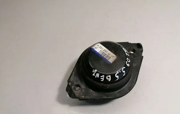 Mercedes-Benz GL X164 Engine mount bracket A2512403217