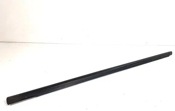Hyundai ix35 Front door windshield rail 