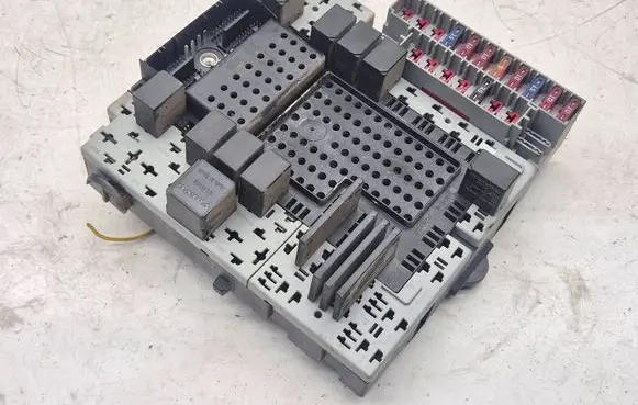 Volvo S80 Fuse module 08679899 W000002300680
